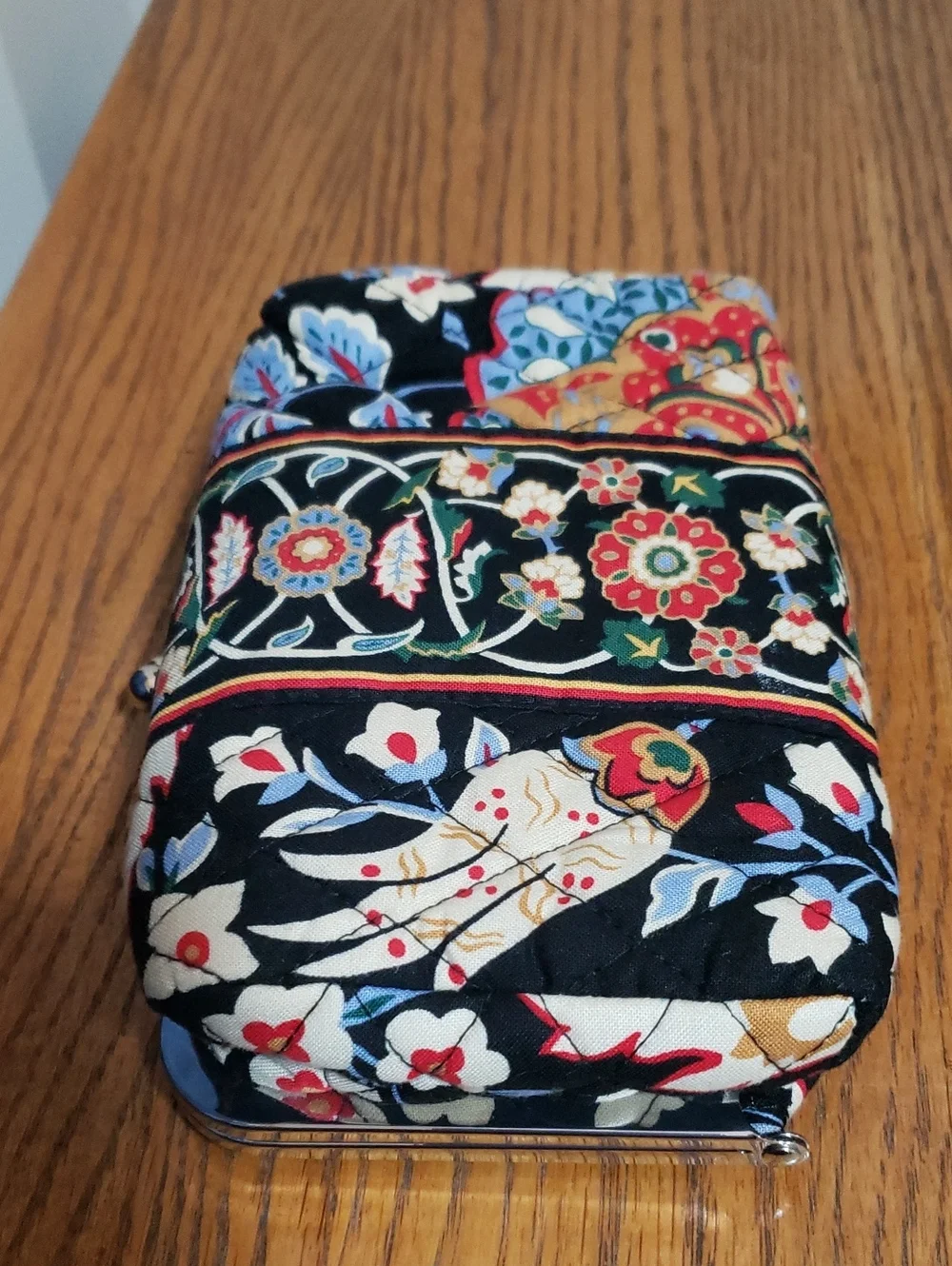 Vera Bradley Versailles Kisslock Makeup Bag / Clutch
